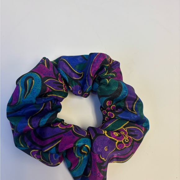 Colorful Satin Scrunchie Set - Picture 7 of 8